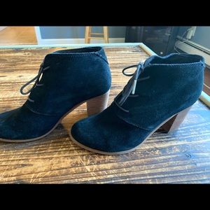 TOMS black tie up booties: Size 8.5